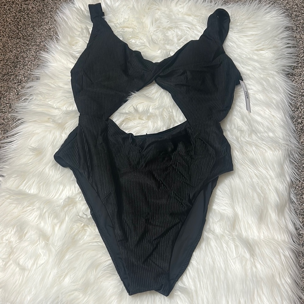 NWT PINK Victoria’s Secret Black Twist It Cut Out One-Piece Swimsuit XXL